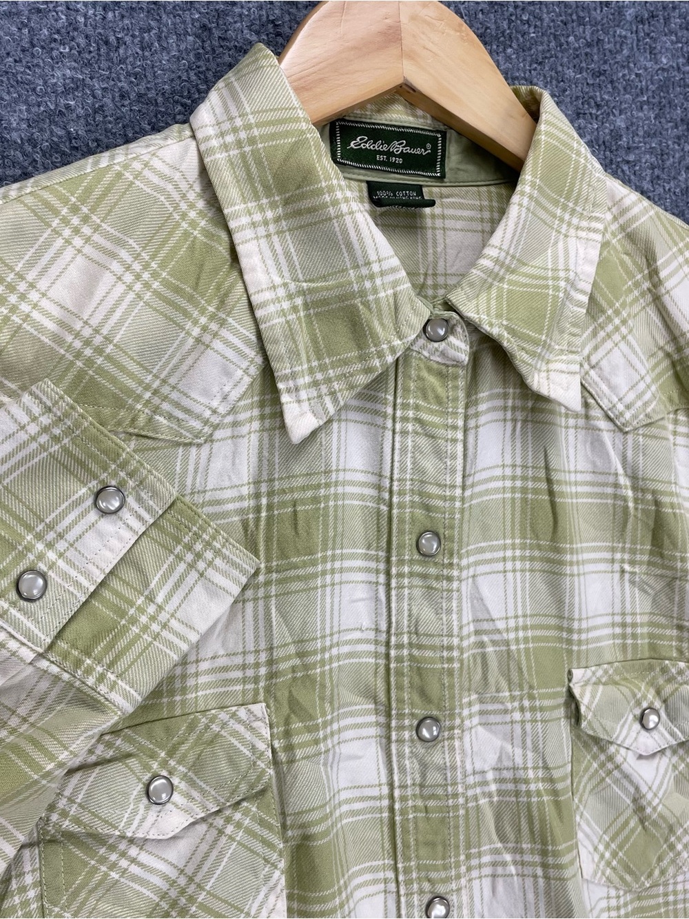 Eddie Bauer Pearl Snap Shirt Womens L Flannel Green White Long Sleeve Cotton